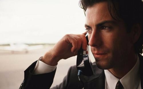 近年来，移动电信联通针对新客户推出的优惠套餐是层出不穷应接不暇让人垂涎三尺，加上以前的号码都是随便选的，有不少人就打算把正在用的手机卡销户，该怎么做呢？友情提示